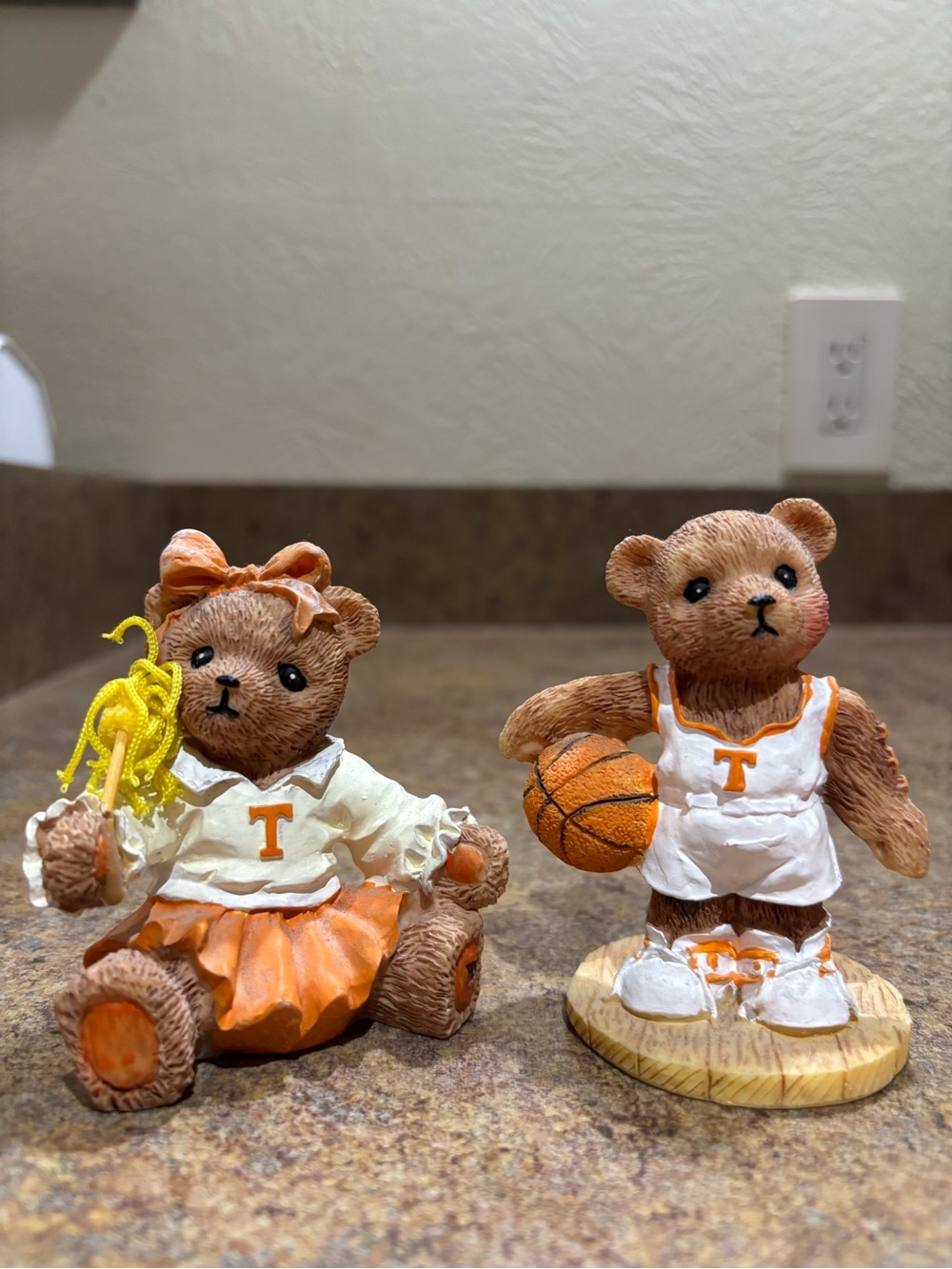 Tennessee volunteer basketball and cheer, bear figure, home decor